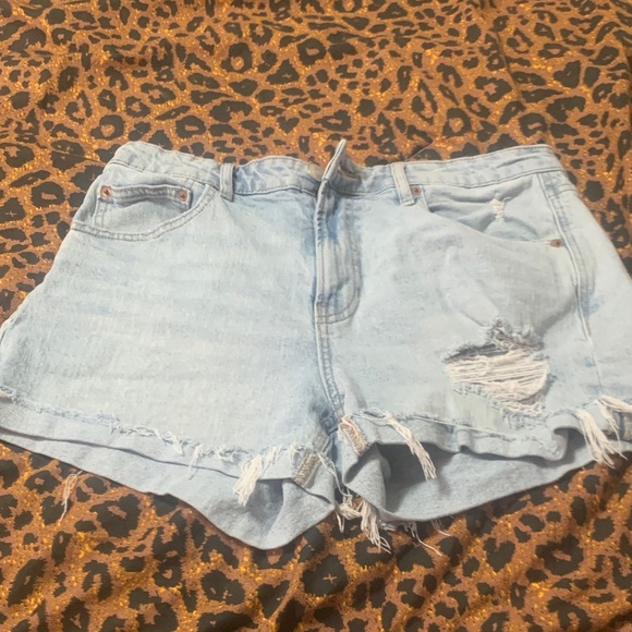 Casual Light Blue Denim Cutoff Shorts - Picture 1 of 1